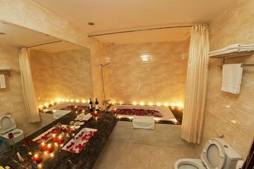 Bathroom Profile Photos of Aranya Hotel Hanoi 128 Hang Bong, Hoan Kiem - Photo 12 of 15