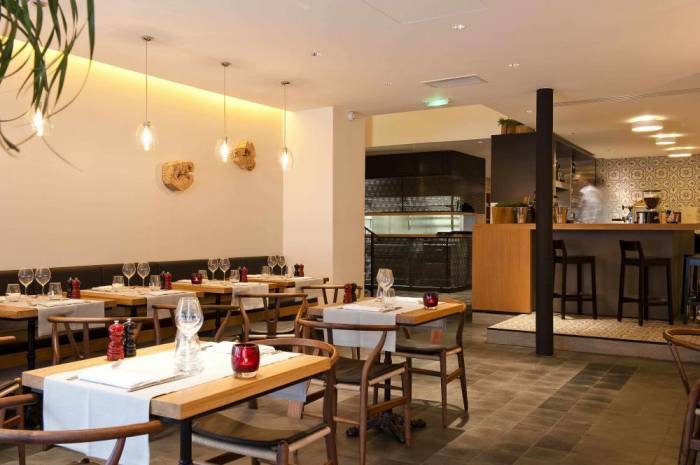 Salle 1 Profile Photos of Charbon Rouge 25 rue Marbeuf - Photo 4 of 5