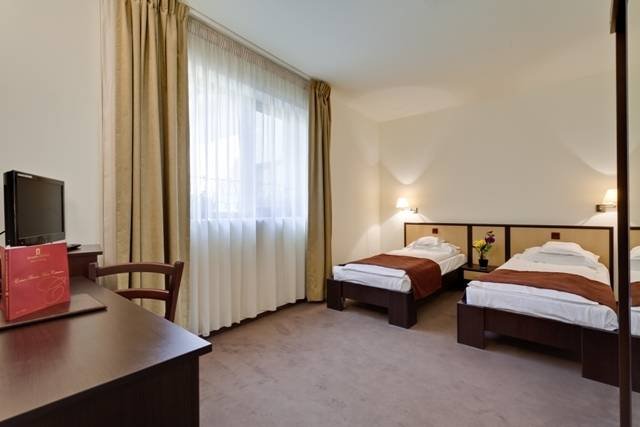 Twin room Profile Photos of Trianon Hotel Bucharest 9, Grigore Cobalcescu - Photo 5 of 12