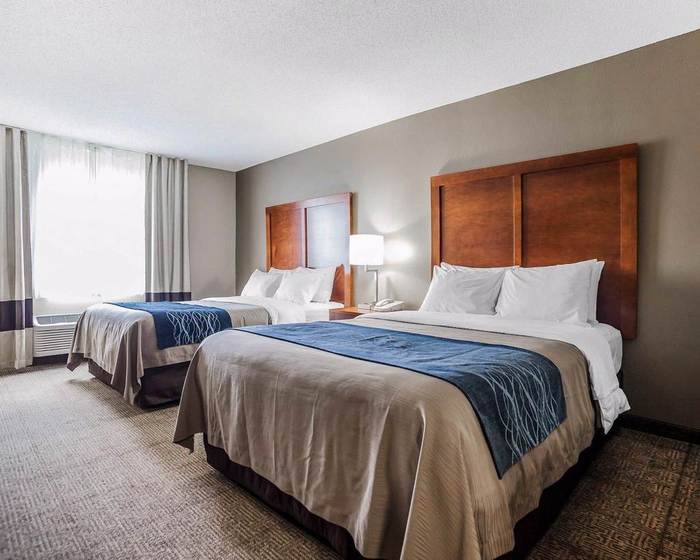  Profile Photos of Comfort Inn Moberly 1801 West Outer Road - Photo 2 of 5