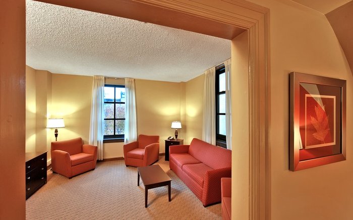  Profile Photos of Holiday Inn Express Walla Walla 1433 W Pine St - Photo 1 of 6