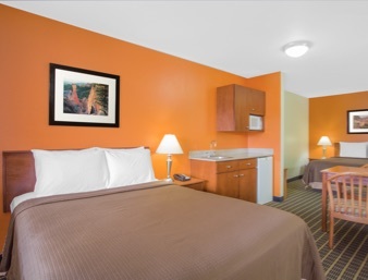  Profile Photos of Howard Johnson Inn & Suites St. George 1040 South Main Street - Photo 2 of 5