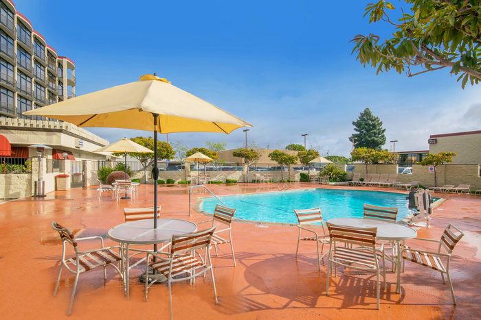 Profile Photos of Oakland Airport Executive Hotel 150 Hegenberger Rd - Photo 2 of 5
