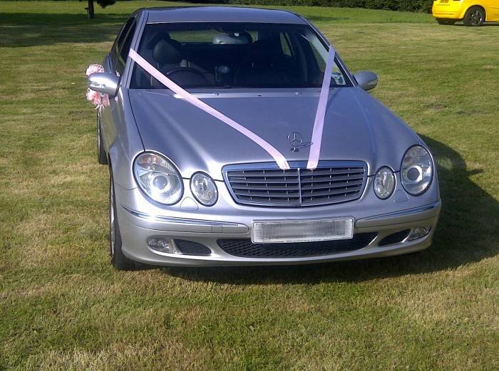  New Album of Diamon Chauffeur Hire Fairfields - Photo 1 of 1