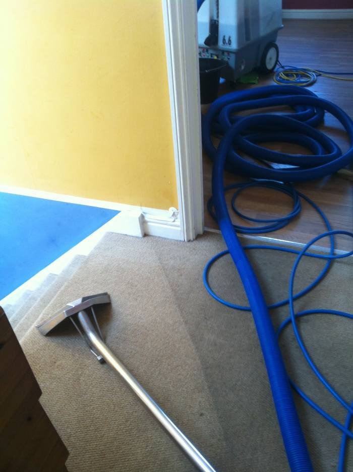 CARPET CLEANING IN BRISTOL AND NORTH SOMERSET RECENT CARPET CLEANING of Carpet Cleaning Bristol - KSW - Cleaning Services 24 Mendip Rd - Photo 1 of 2