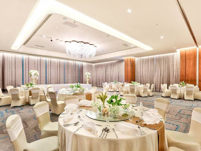 Ballroom Wedding Setup at DoubleTree by Hilton Hotel Sukhumvit Bangkok Profile Photos of DoubleTree by Hilton Hotel Sukhumvit Bangkok 18/1 Sukhumvit Soi 26 Khlong Ton - Photo 14 of 16 Ballroom Wedding Setup at DoubleTree by Hilton Hotel Sukhumvit Bangkok Profile Photos of DoubleTree by Hilton Hotel Sukhumvit Bangkok 18/1 Sukhumvit Soi 26 Khlong Ton - Photo 14 of 16