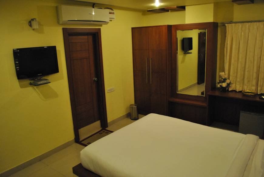  Pricelists of Sri Madhurainn madhapur madhura plaza 1-99/14/a - Photo 2 of 3