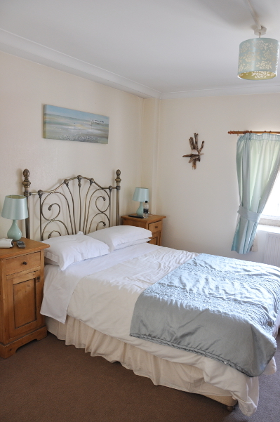  New Album of The Clothiers Arms 1 Bath Road - Photo 1 of 5