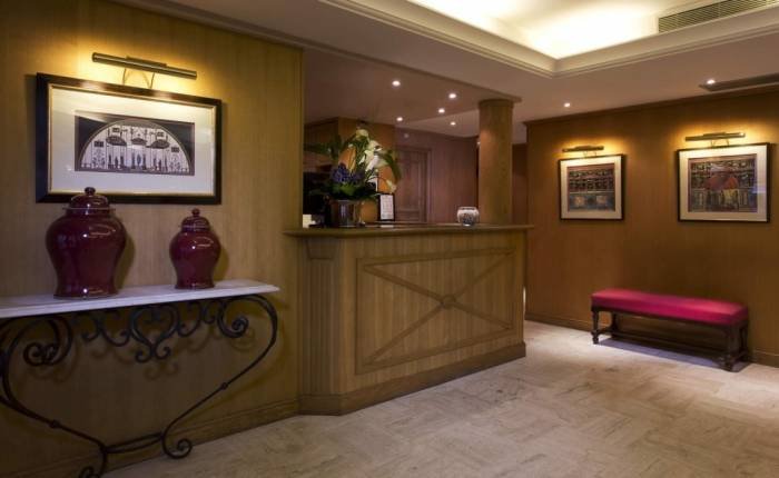  Profile Photos of Hotel Le Pierre Arc de Triomphe 25, rue ThÃ©odore de Banville - Photo 6 of 10
