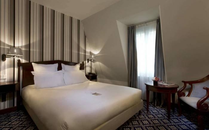  Profile Photos of Hotel Le Pierre Arc de Triomphe 25, rue ThÃ©odore de Banville - Photo 7 of 10
