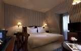 Hotel Le Pierre Arc de Triomphe 25, rue ThÃ©odore de Banville 