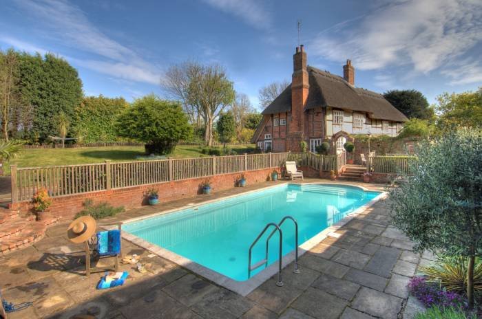  Profile Photos of The Manor Farmhouse Manor Road - Photo 1 of 1