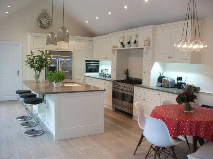  Profile Photos of The English Rose Kitchen Company Back Lane - Photo 13 of 37