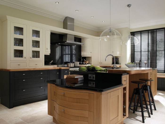  Profile Photos of The English Rose Kitchen Company Back Lane - Photo 25 of 37
