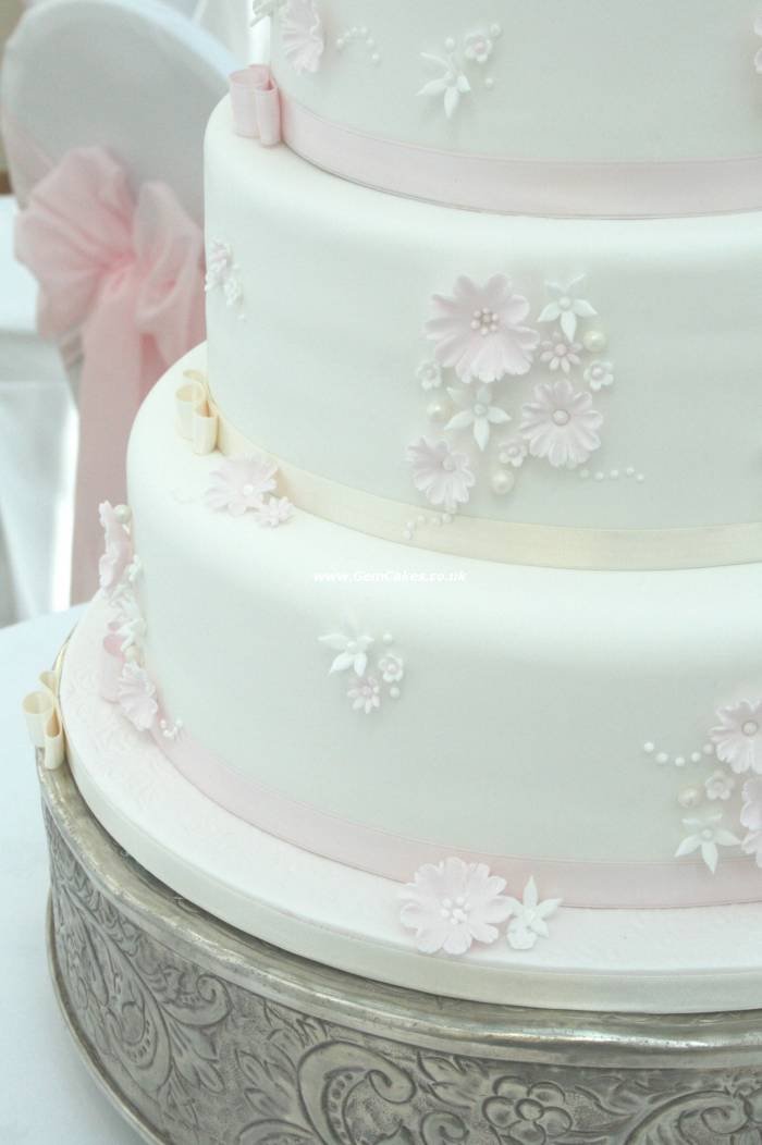  Wedding Cakes of GemCakes 55 Greenhill Avenue - Photo 8 of 12
