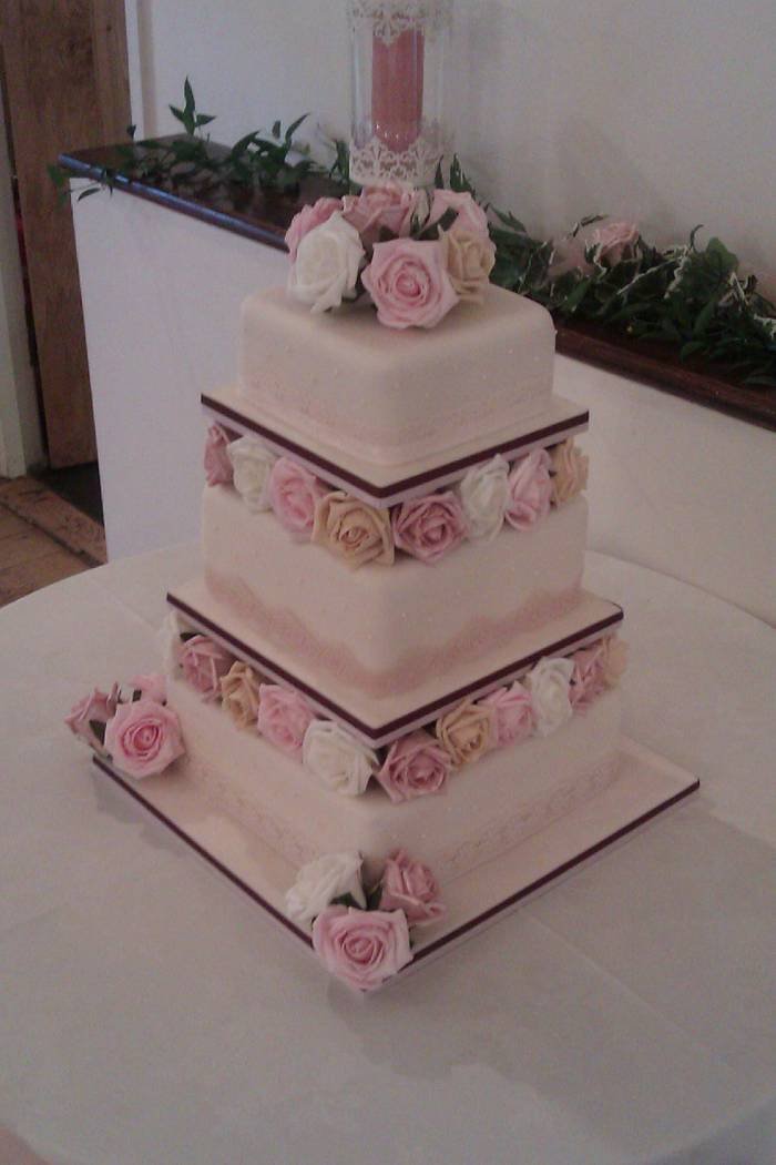  Wedding Cakes of GemCakes 55 Greenhill Avenue - Photo 11 of 12