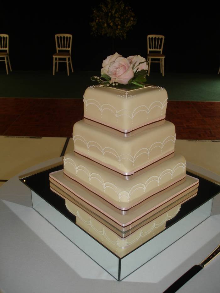                                 Wedding Cakes of GemCakes 55 Greenhill Avenue - Photo 1 of 12