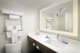  Holiday Inn Express & Suites Baltimore - BWI Airport North 1510 Aero Drive 