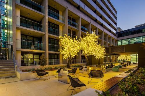  New Album of Avenue Hotel Canberra 80 Northbourne Ave, Braddon - Photo 1 of 3