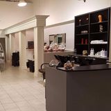  Elegant Spa & Studio 605 Rogers Rd #A4 