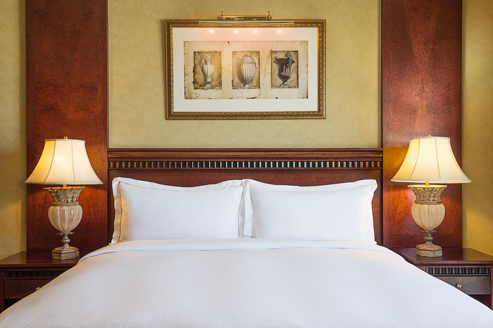  Guest Rooms of Hilton Beirut Metropolitan Palace Dimitri El Hayek - Photo 10 of 12