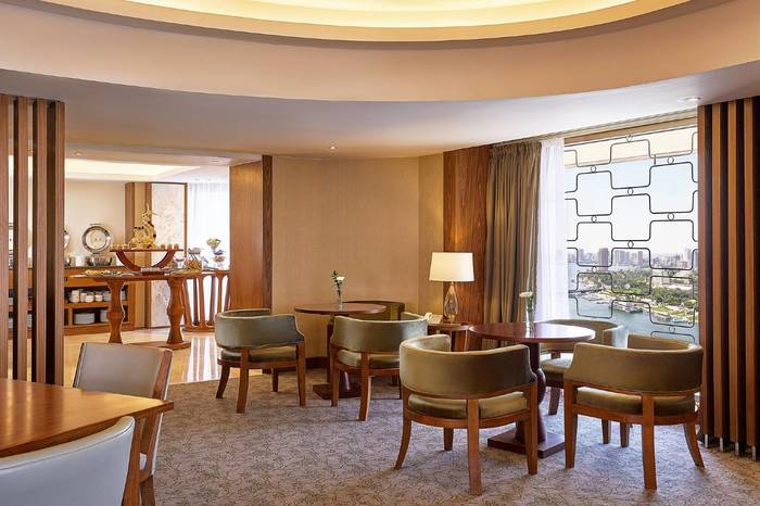 Ramses Lounge in Ramses Hilton Ramses Hilton of Ramses Hilton 1115 Nile Corniche - Photo 5 of 15