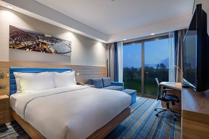  Guest Rooms of Hampton by Hilton Izmir Aliaga YalÄ± Mahallesi, 130 Sok. No:11 - Photo 1 of 5