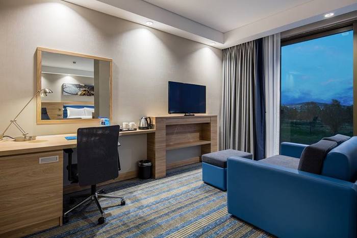  Guest Rooms of Hampton by Hilton Izmir Aliaga YalÄ± Mahallesi, 130 Sok. No:11 - Photo 3 of 5