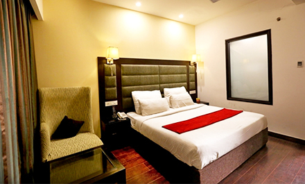  Profile Photos of Hotel Oyster SCO 1-2-3, Sector 17 - A, Chandigarh - Photo 1 of 2
