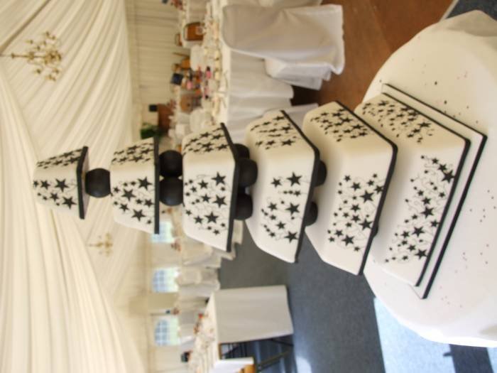  Profile Photos of The Cottage Wedding Cake Company Pari Passu - Photo 1 of 4