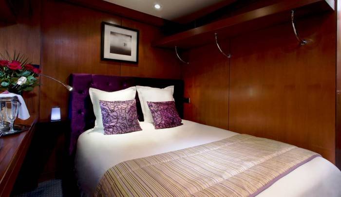  Profile Photos of VIP Paris Yacht Hotel 9 Port de la RapÃ©e - Photo 11 of 17