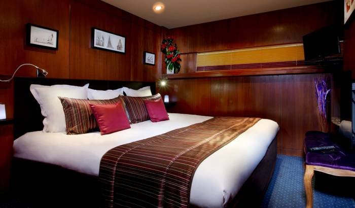  Profile Photos of VIP Paris Yacht Hotel 9 Port de la RapÃ©e - Photo 9 of 17