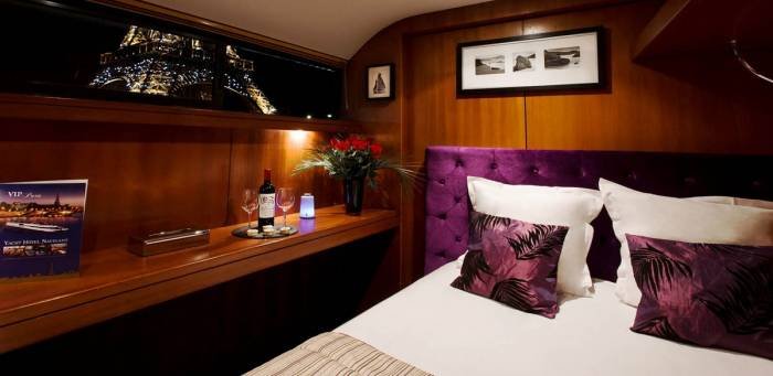  Profile Photos of VIP Paris Yacht Hotel 9 Port de la RapÃ©e - Photo 6 of 17