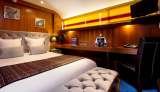  VIP Paris Yacht Hotel 9 Port de la RapÃ©e 