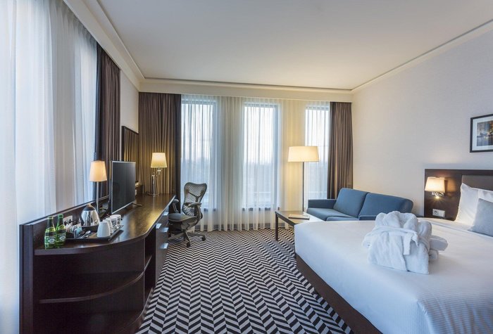 Guest Room at Hilton Garden Inn Krakow Airport Hilton Garden Inn Krakow Airport of Hilton Garden Inn Krakow Airport Kapitana MieczysÅ‚awa Medweckiego 3 - Photo 3 of 9