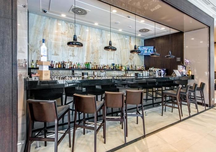 Hotel Bar at Hilton Garden Inn Krakow Airport Hilton Garden Inn Krakow Airport of Hilton Garden Inn Krakow Airport Kapitana MieczysÅ‚awa Medweckiego 3 - Photo 5 of 9