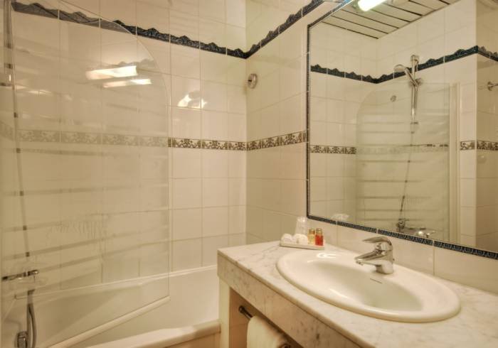  Profile Photos of Hotel Massena Paris 16 rue Tronchet - Photo 13 of 13