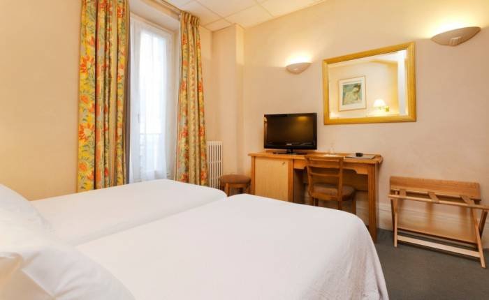  Profile Photos of Hotel Royal Opera Paris 5, rue de Castellane, - Photo 3 of 11