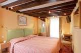 HÃ´tel Royal OpÃ©ra<br />
5 rue de Castellane<br />
75008 Hotel Royal Opera Paris 5, rue de Castellane, 