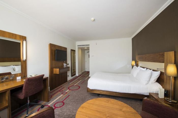  New Album of DoubleTree by Hilton Hotel Dartford Bridge Masthead Close, Crossways Business Park - Photo 1 of 8