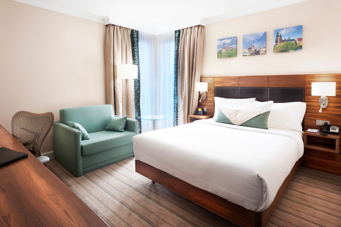 Queen Accessible Room Profile Photos of Hilton Garden Inn Krakow Marii Konopnickiej 33 - Photo 5 of 10
