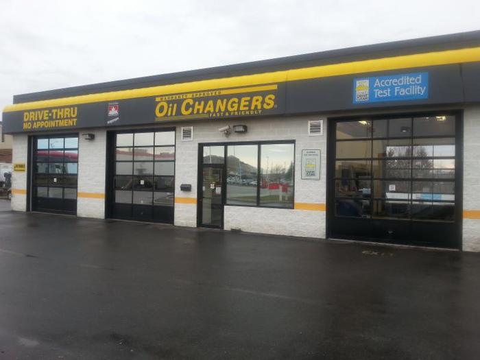  OilChangersPlus of Best Tire Rotation Services - Oil Changers Plus 2285 St. Laurent Blvd - Photo 5 of 7