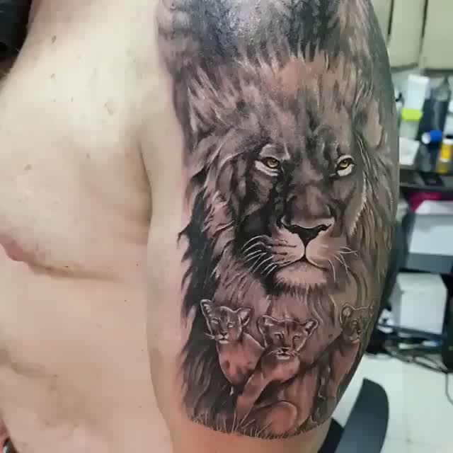 Best Tattoo Maker in South Delhi.mp4