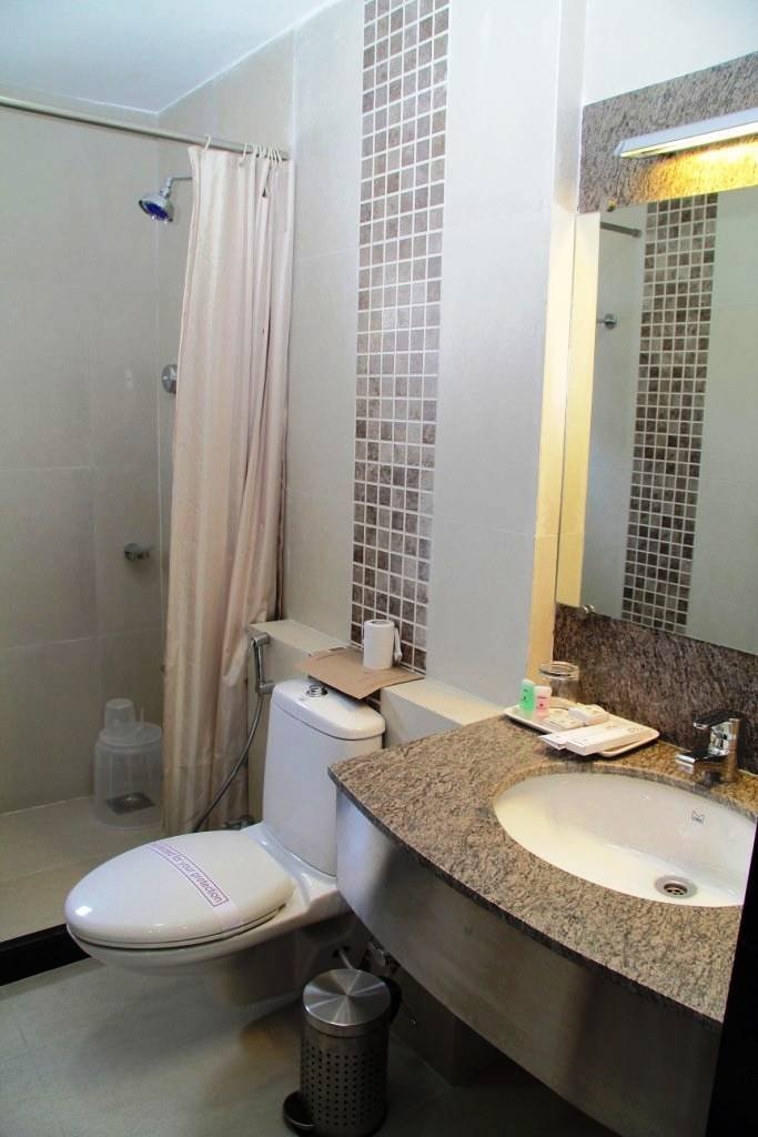 ATTACHED BATH & SHOWER FACILITIES Profile Photos of Amantra Comfort Hotel 5-B, New Fatehpura, Opposite: Sahelion Ki Bari, Near Sukhadia Circle - Photo 10 of 10