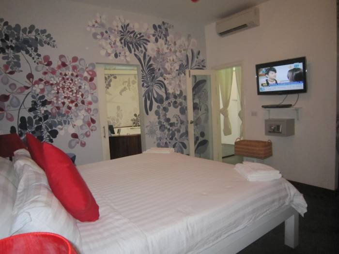                                 Profile Photos of Reflections Art Boutique Hotel #0545 Wat Bo Street, Sangkat Salarkareuk - Photo 23 of 24