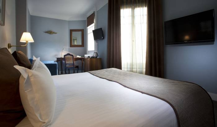  Profile Photos of Hotel Etoile Pereire 146, boulevard Pereire - Photo 5 of 12