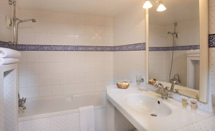  Profile Photos of Hotel Etoile Pereire 146, boulevard Pereire - Photo 6 of 12