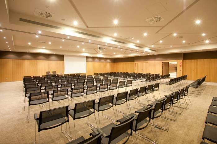 Meeting Room New Album of DoubleTree by Hilton Hotel & Conference Center La Mola Cami dels Plans de Can Bonvilar s/n - Photo 7 of 13