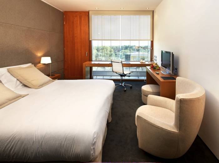 Guest Room New Album of DoubleTree by Hilton Hotel & Conference Center La Mola Cami dels Plans de Can Bonvilar s/n - Photo 2 of 13
