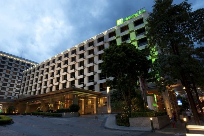 Exterior Profile Photos of Holiday Inn Bangkok 971 Phloen Chit Road, Pathum Wan - Photo 5 of 19